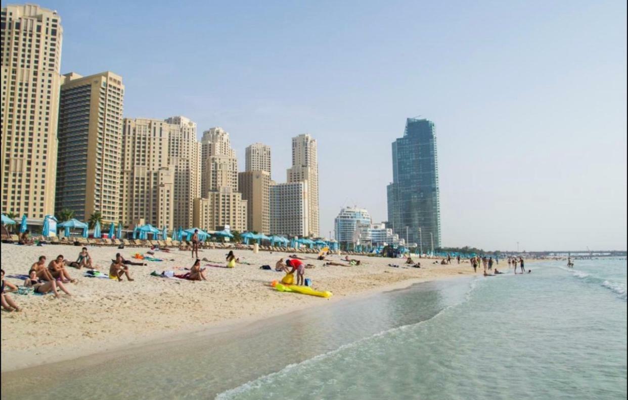 California छात्रावास Dubai